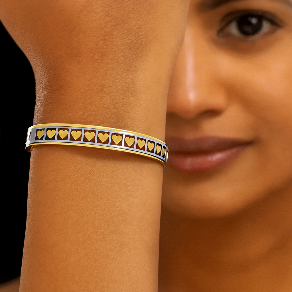 Gold Heart Pattern Bracelet