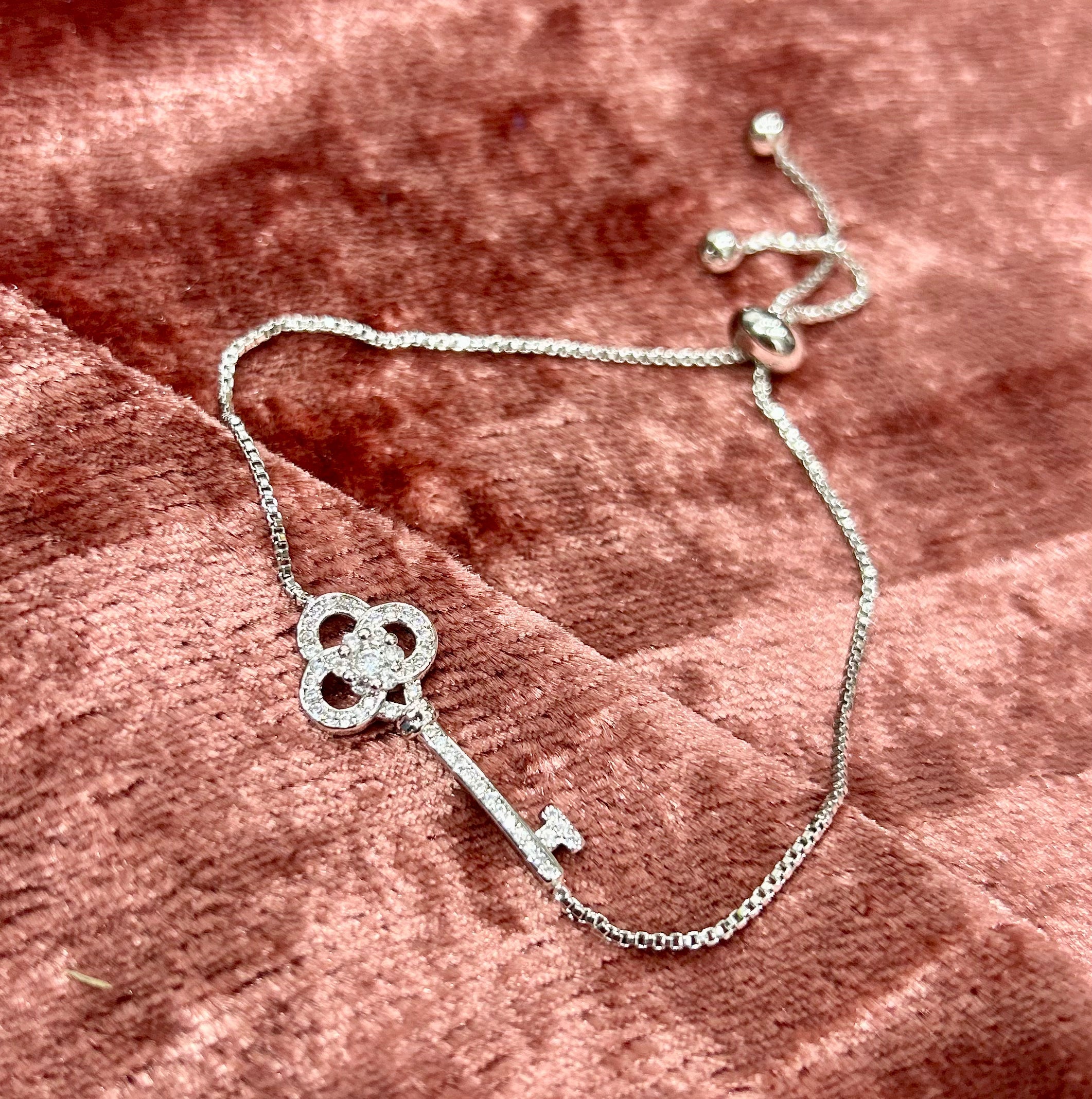 Crystal Key Charm Bracelet (Adjustable Size)