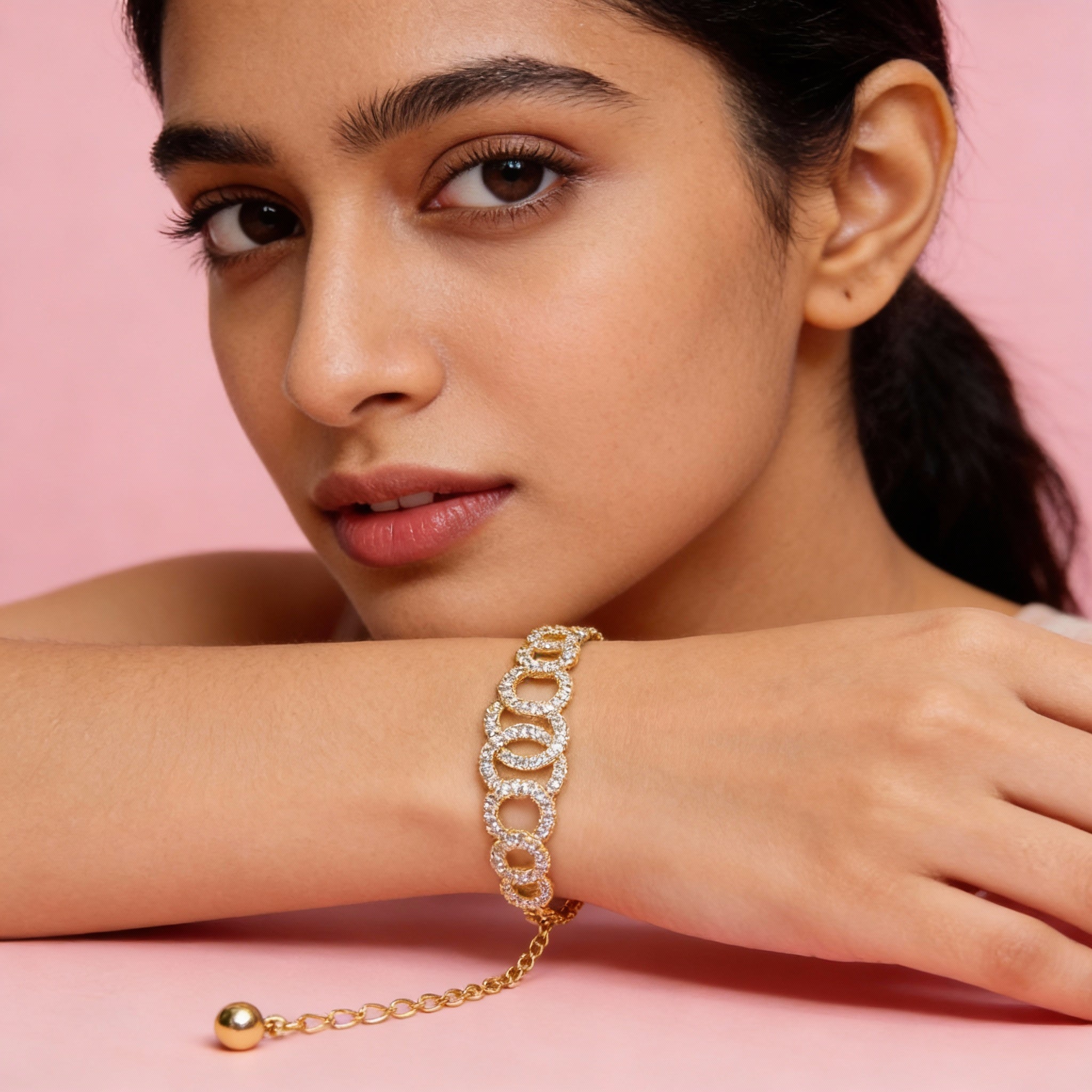 Golden Circle Sparkle Bracelet (Adjustable size)