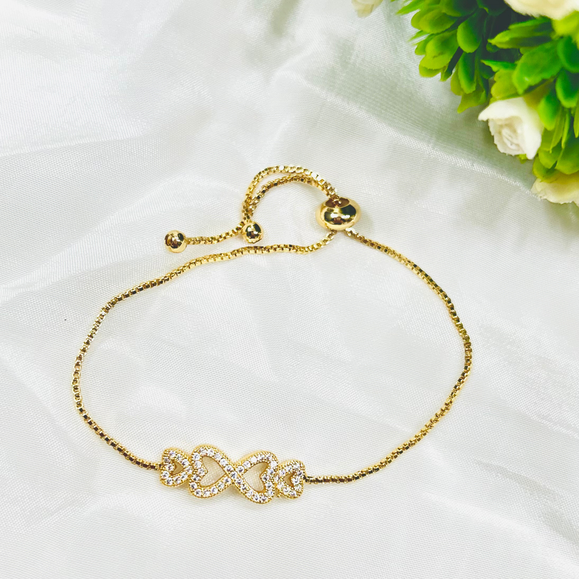 Elegant love Bracelet (adjustable size)