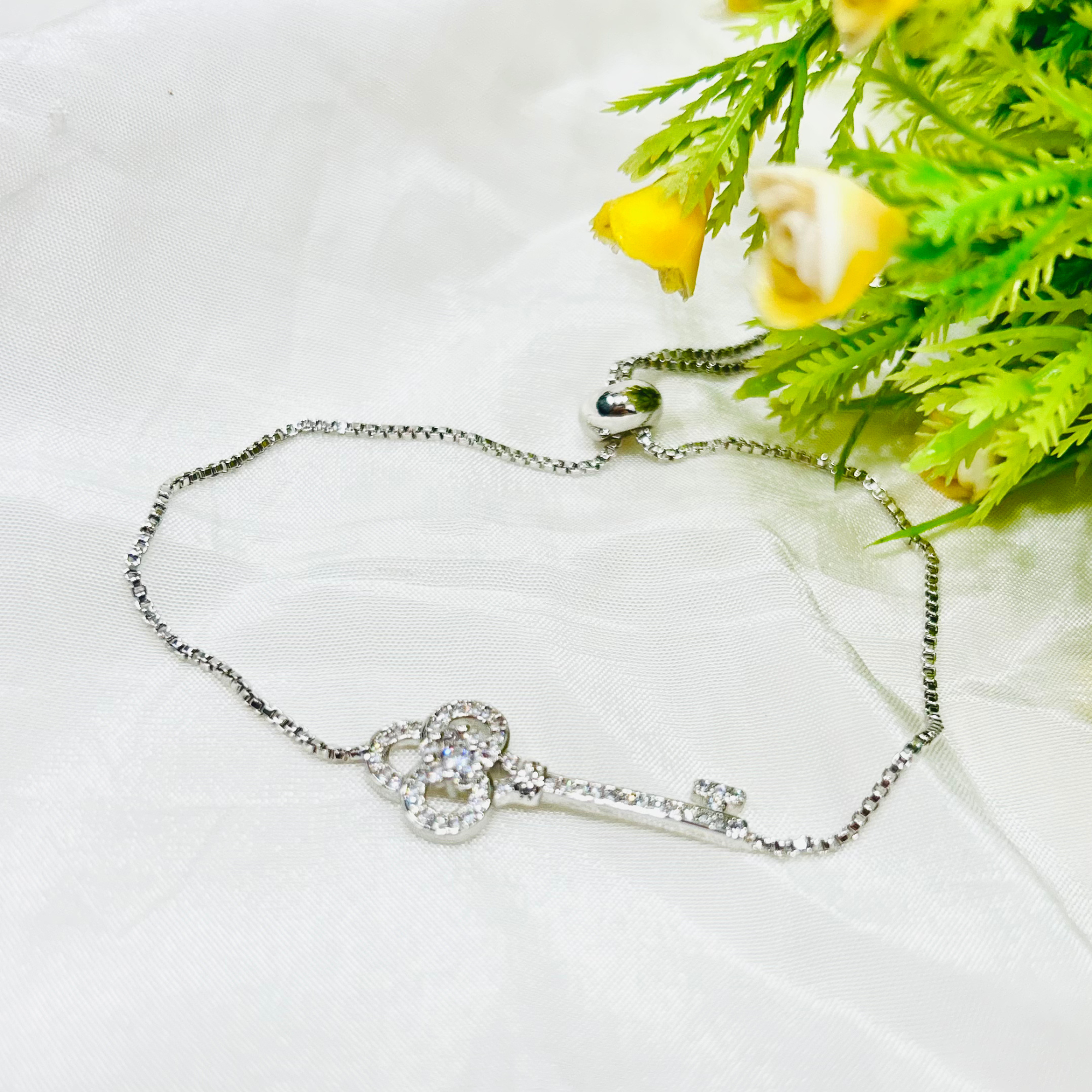 Crystal Key Charm Bracelet (Adjustable Size)