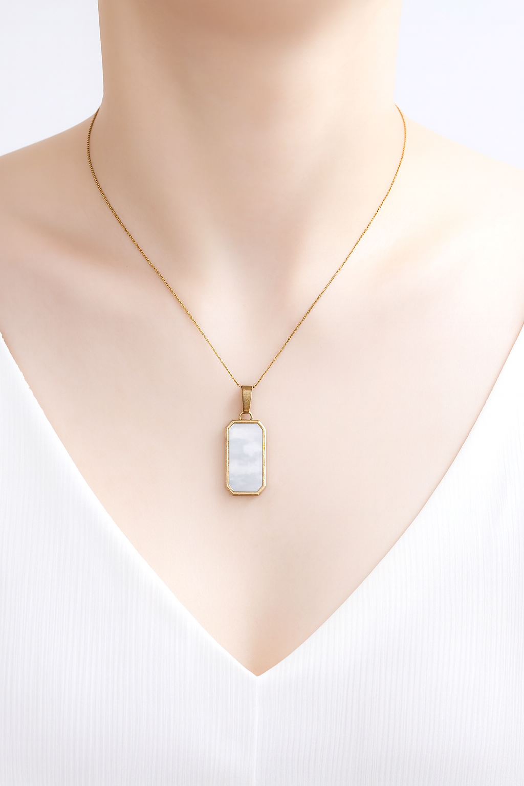 Reversible Gold Rectangle Pendant Necklace – Black Onyx & White Mother of Pearl